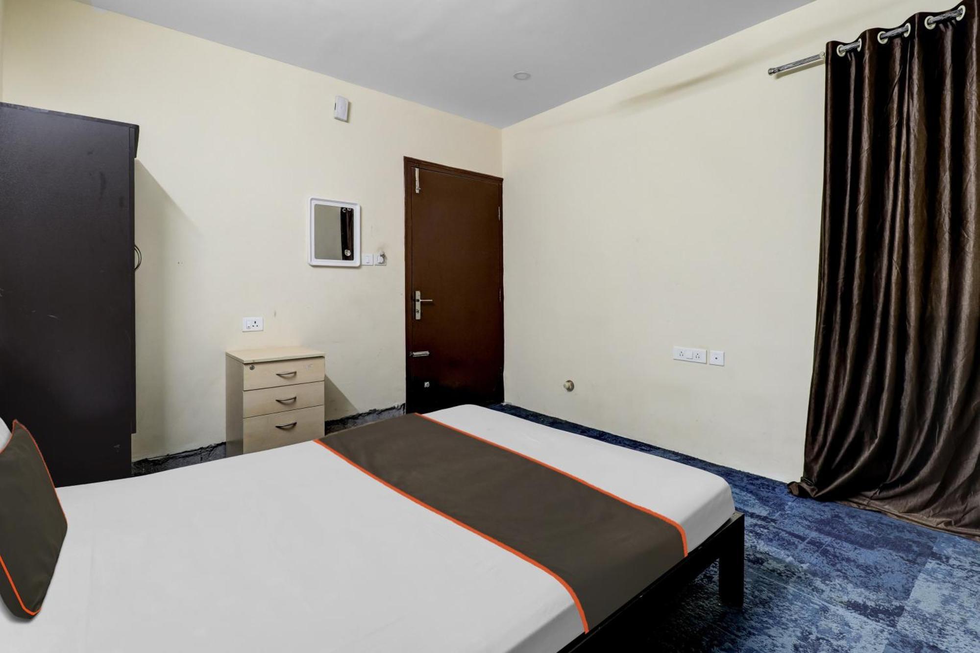 Hotel O Crescent Shine Bangalore Exterior photo
